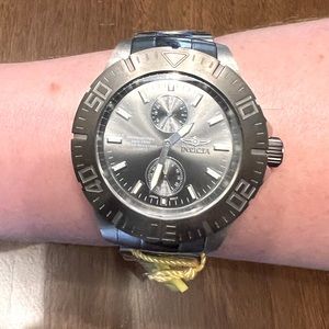 NEW Stainless Steel Model 14058 Watch